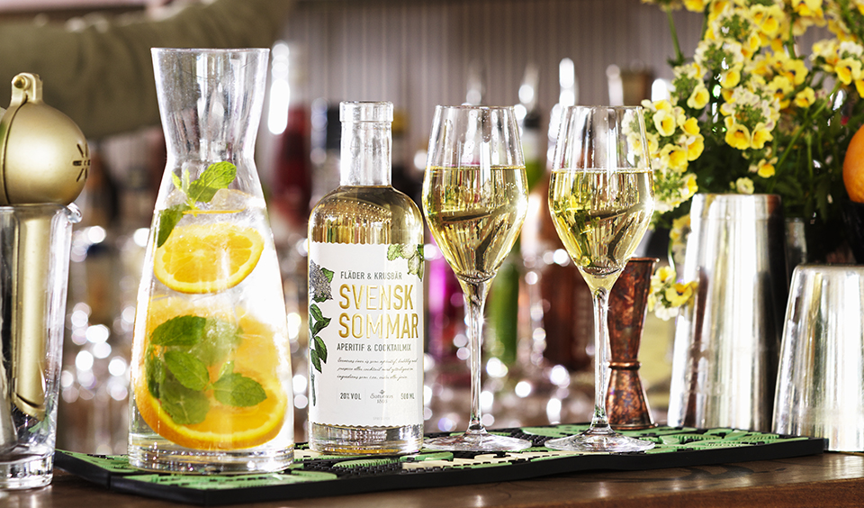 Saturnus Svensk Sommar Holunderblüte & Stachelbeere 20% vol., 500ml – Bild 4