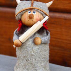 Wikingerfrau mit Nudelholz