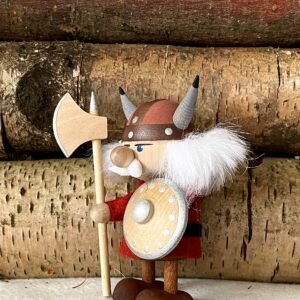 Wikingermann mit Schild und Beil