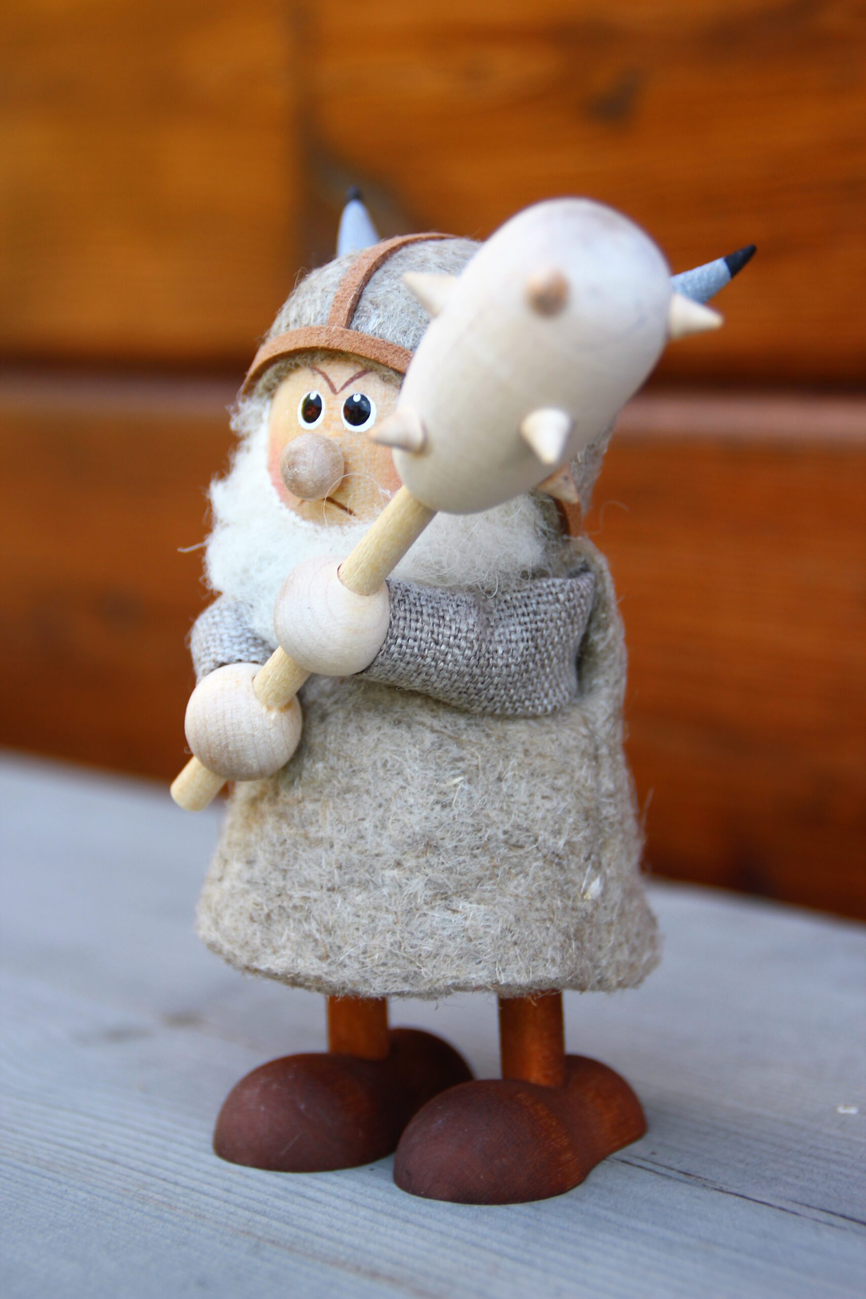 Wikingermann mit Keule – Bild 2